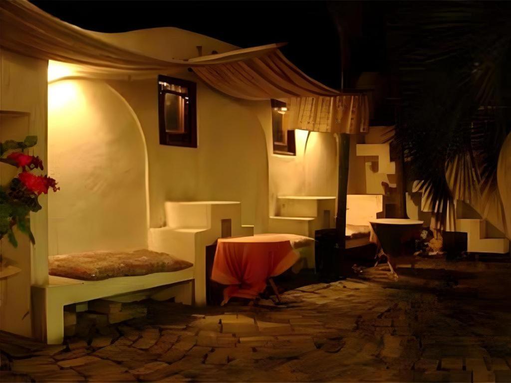 Arabian Art Hotel & Gallery Onjuku Eksteriør billede