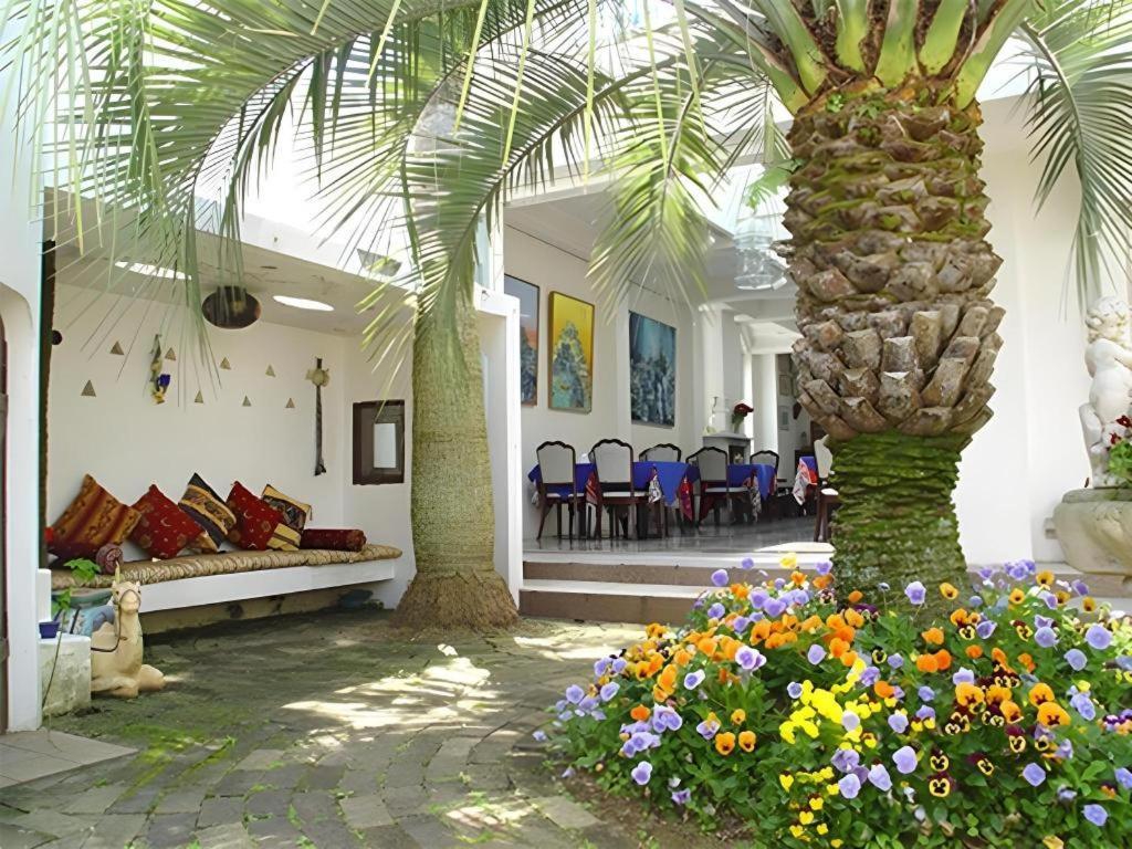 Arabian Art Hotel & Gallery Onjuku Eksteriør billede