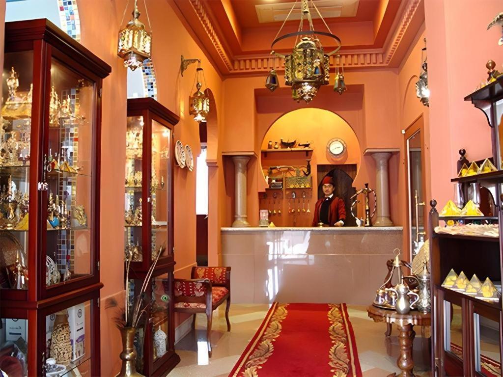 Arabian Art Hotel & Gallery Onjuku Eksteriør billede
